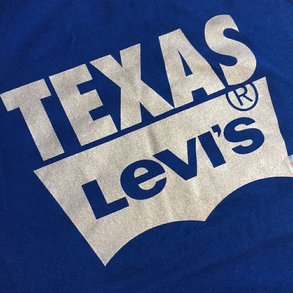 NWT Adult Levi’s T-shirt - Picture 3 of 9